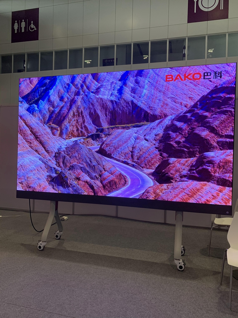 108英寸1.5625mm商顯會議—體機